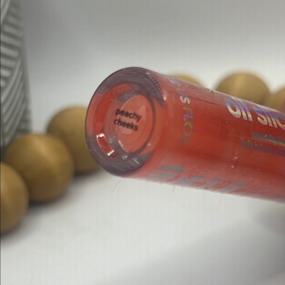 Lottie London Oil Slick Lip Oil - Pink -Peachy Cheeks - Picture 5 of 6